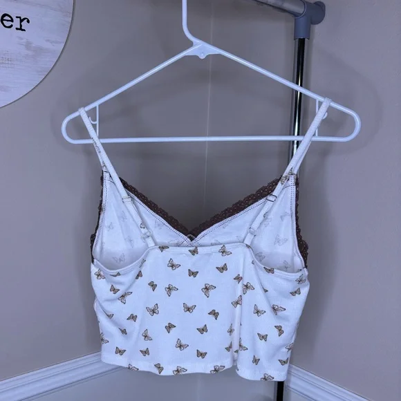 ‼️3 For $30‼️ Butterfly Print Lace Trim Cami Top - Picture 2 of 4
